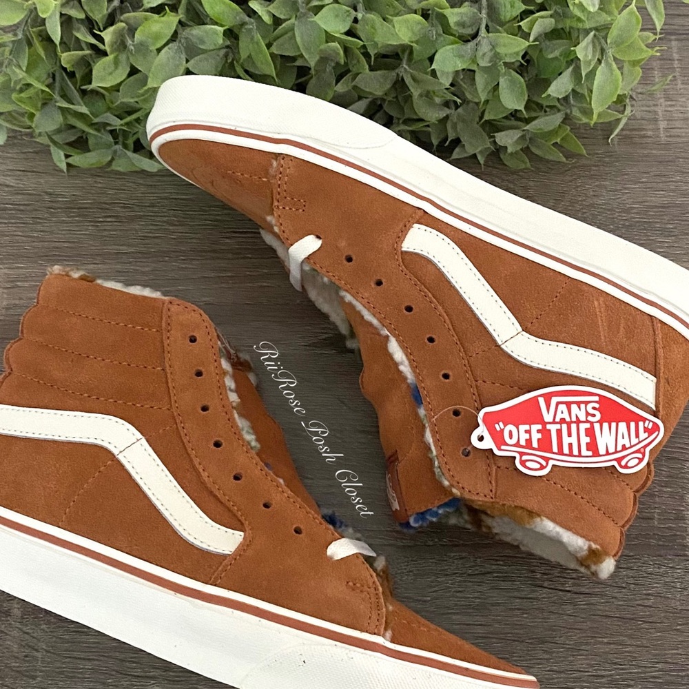 New W/ Box Vans Suede Sherpa Sk8 Hi Shoes - Picture 3 of 12